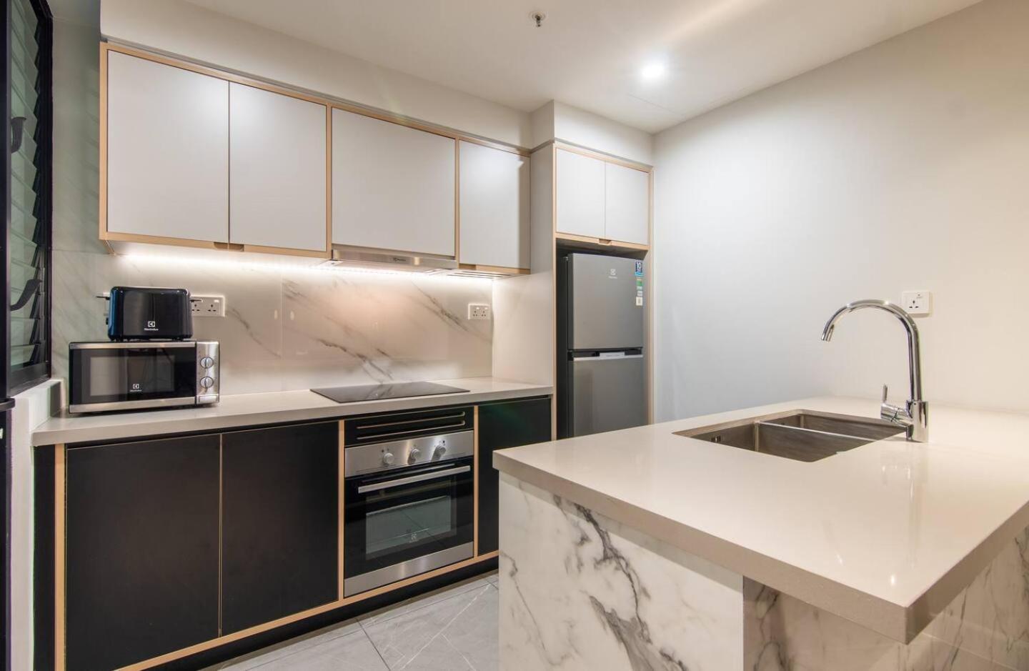 Luxury 2 Or 3Br Apartment In Dist 1 N Pool, Gym, Airport Pickup Ho Chi Minh-staden Exteriör bild