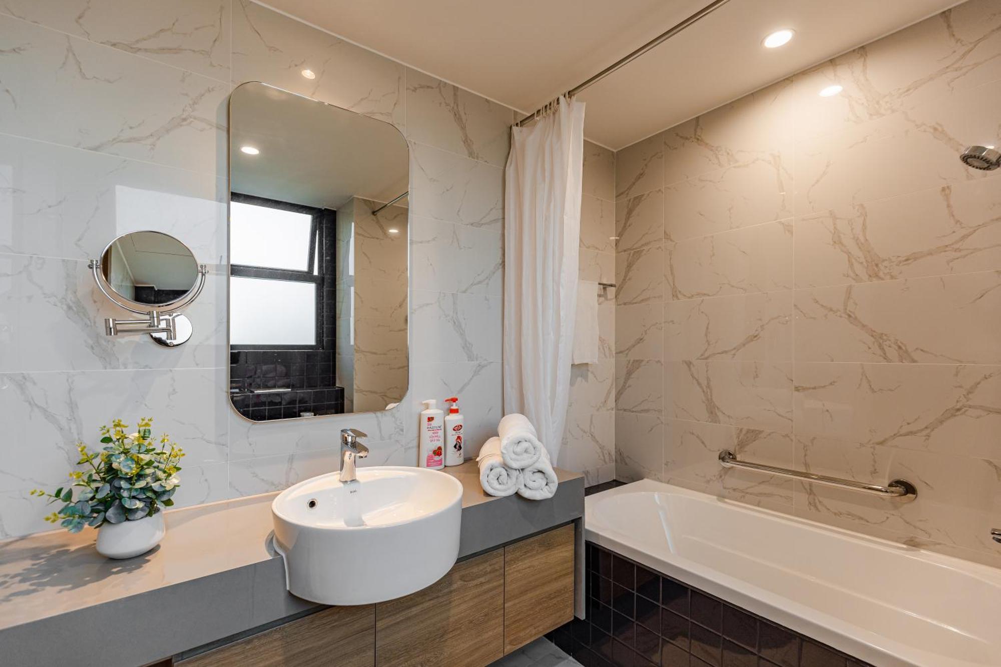 Luxury 2 Or 3Br Apartment In Dist 1 N Pool, Gym, Airport Pickup Ho Chi Minh-staden Exteriör bild