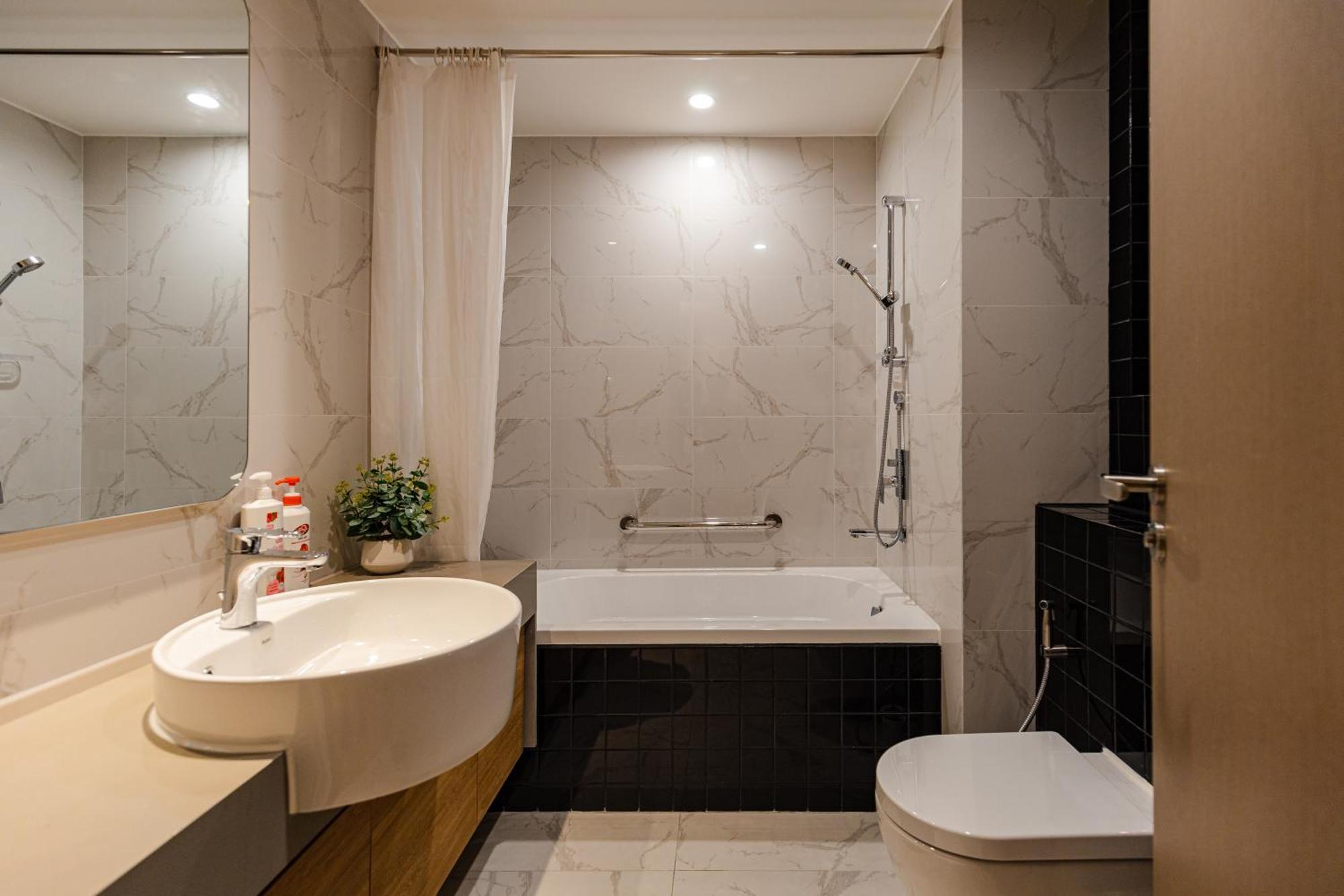 Luxury 2 Or 3Br Apartment In Dist 1 N Pool, Gym, Airport Pickup Ho Chi Minh-staden Exteriör bild